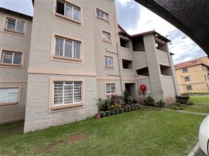 Upstairs 1 Bedroom Townhouse in Ormonde