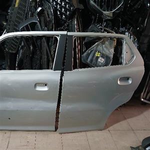 Suzuki s persso door 
