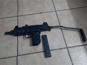 Uzzi Submachine Airsoft gas gun automatic co24.5mm bb