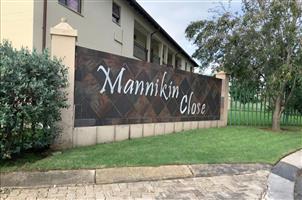 Cozy lock up and go living in Parklands estate!