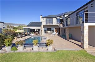 Stonehaven Estate Showpiece with Ocean & Peak Views