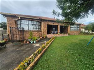 Smart Investment: Two Houses on One Stand in Evander