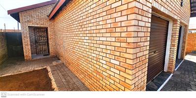 Townhouse For Sale in Cassandra