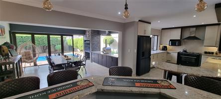 Stylish Modern Living in Exclusive Ville de Fleur Estate