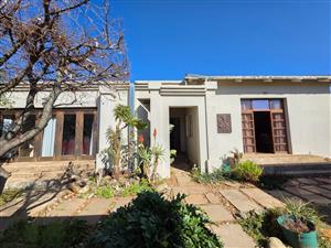 House For Sale in Beaconsfield
