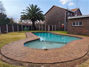 Townhouse For Sale in Brackenhurst