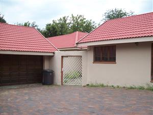 5 Bed. Buccleuch Sandton
