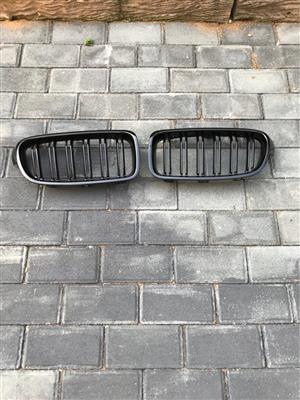F30 M4 style gloss black plastic twin slat grills