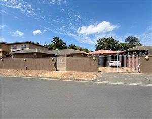 Eco-Friendly 4-Bedroom Family Home!