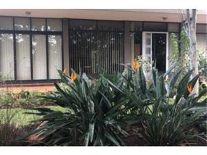 ROOM TO RENT in a 2-Bedroom Apartment in Brummeria (Pretoria East)
