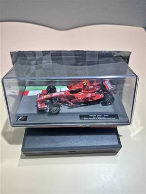 1:43 scale diecast model of the Ferrari F2007 driven by Kimi Räikkönen