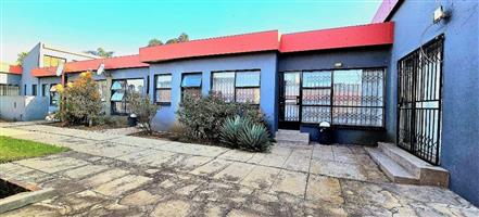 Grand Estate: Luxurious 10-Bedroom Residence with 5 Car Garages.