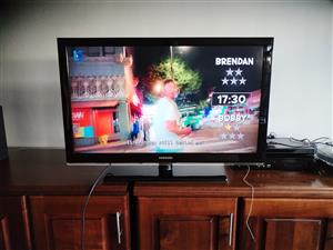 Samsug tv 45inch