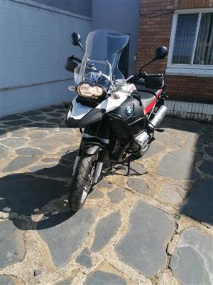 2007 BMW R 1200GS WITH 63000 KM. URGENT DEAL UNTIL Thurday August 11