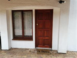 Beautiful Waterkloof Flat to rent