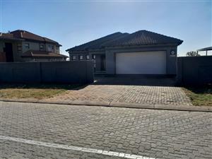 House For Sale in Bendor