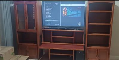 Wall unit solid oak(Excellent condition)