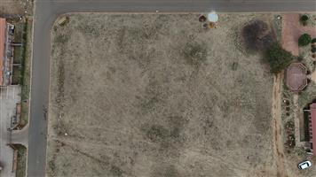 4,140 square meter Vacant Land Business 2 Zoning Status