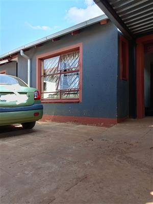 BEAUTIFUL FAMILY HOUSE FOR SALE.!!!