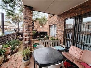 Sophisticated Ground-Floor Unit in Secure Complex with Pool and Pet-Friendly Appeal