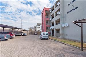 Charming 2-Bedroom Aapartment in Fleurhof, Roodepoort—Your Perfect Home Awaits! Don't miss out!