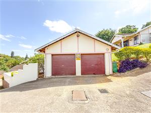 Large, Spacious Simplex in Sought After Complex