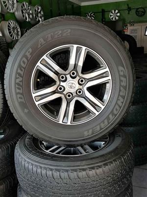 Toyota Hilux 17 (WITH Used Tyres)