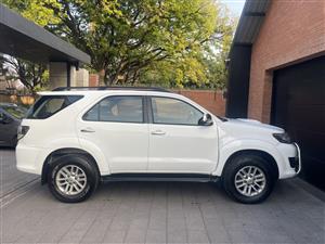 2015 Toyota Fortuner 2.5D4D Manual - Drives - A Must See