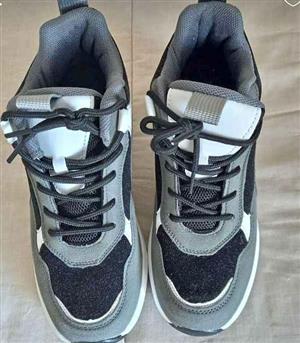 PLATFORM SNEAKER NEW SIZE 3