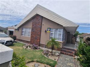 Well Maintained 3 Bedroom Home for sale in Parow Valley