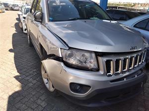 Jeep limited engine starts accident damaged