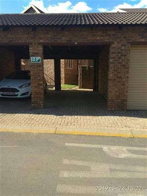 Sale townhouse in van riebeeck park sole mandate