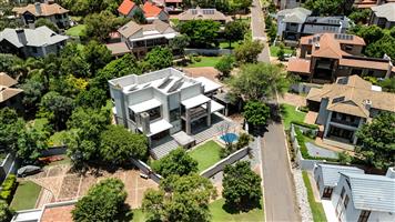 Exquisite Double-Storey Home with Dam Views in Sable Hills Waterfront Estate.