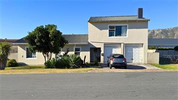 House For Sale in Kleinbaai
