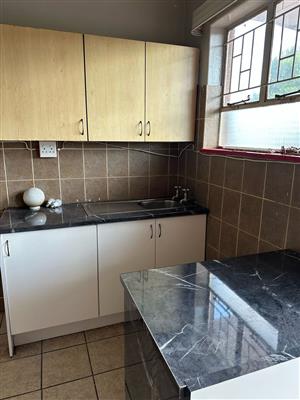 Student Flat up for Grabs!!