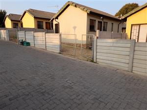 Townhouse For Sale in Naturena