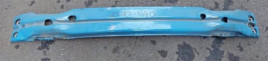Volvo V40 stiffener