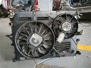 2010 Audi Q7 Complete Radiator set with fan for sale