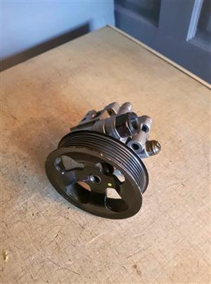 TOYOTA HILUX OR QUANTUM POWER STEERING PUMP FORSALE