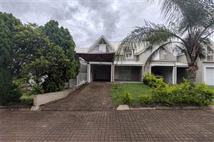 Townhouse For Sale in West Acres Ext 42