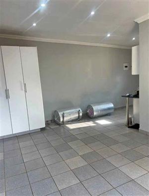 1 Bedroom Cottage to let  in Kensington 