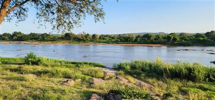 Prime Riverfront Farm on the Banks of the Limpopo River