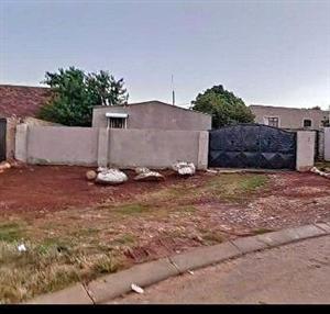 House for sale in orange farm ext2