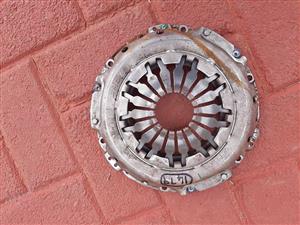 NP200 VALEO CLUTCH KIT. LOW MILEAGE. STILL IN GOOD CONDITION.