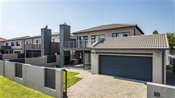 Move in Ready House in Full Title Estate