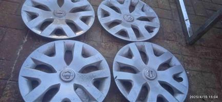 4 X 16 inch Nissan wheel caps for sell