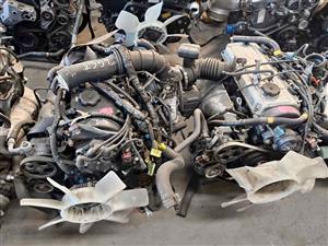 MITSUBISHI 4G64 ENGINES FOR SALE