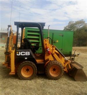 2017 JCB Skidsteer (BOBCAT) with Attachments