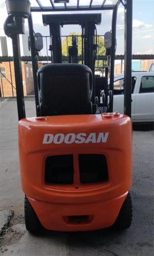Forklift. 2014 Doosan 1.8 ton pro5 FOR SALE