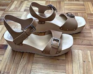 Witchery Beige Sandals
